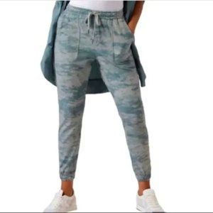 Athleta Farallon Jogger Pants Fog Camo Print Pockets Drawstring Athletic